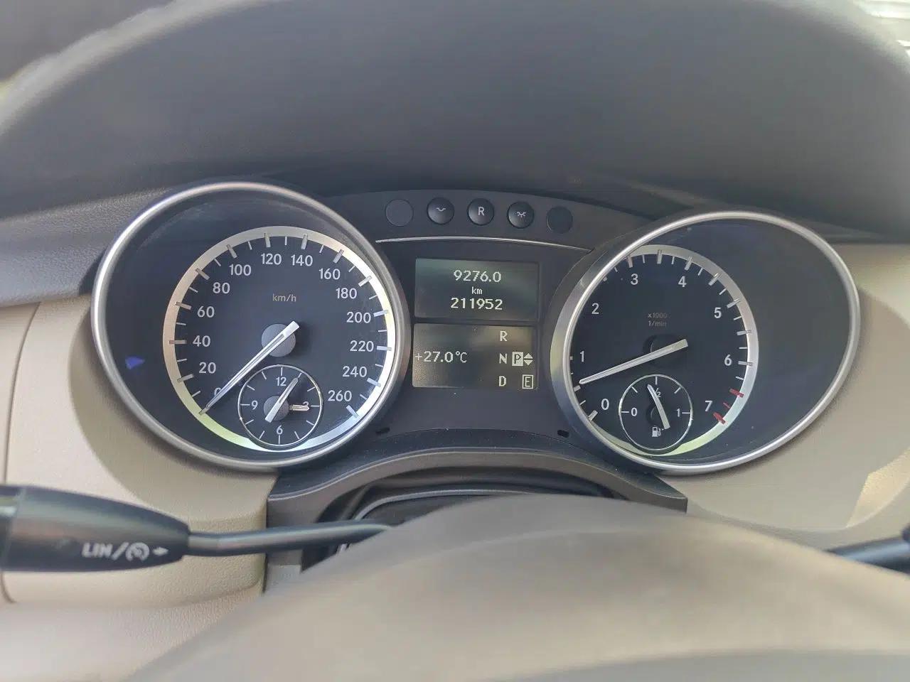 Mercedes-Benz R-Class 2011 R 350 L 4MATIC — миниатюра 12