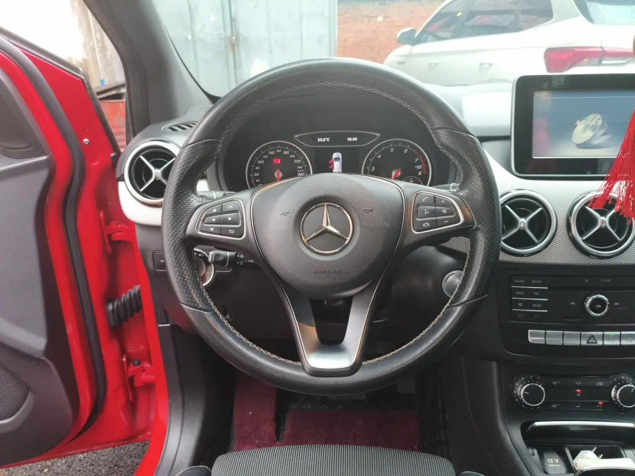 Mercedes-Benz B-Class 2015 B 200 Sport Edition — миниатюра 11