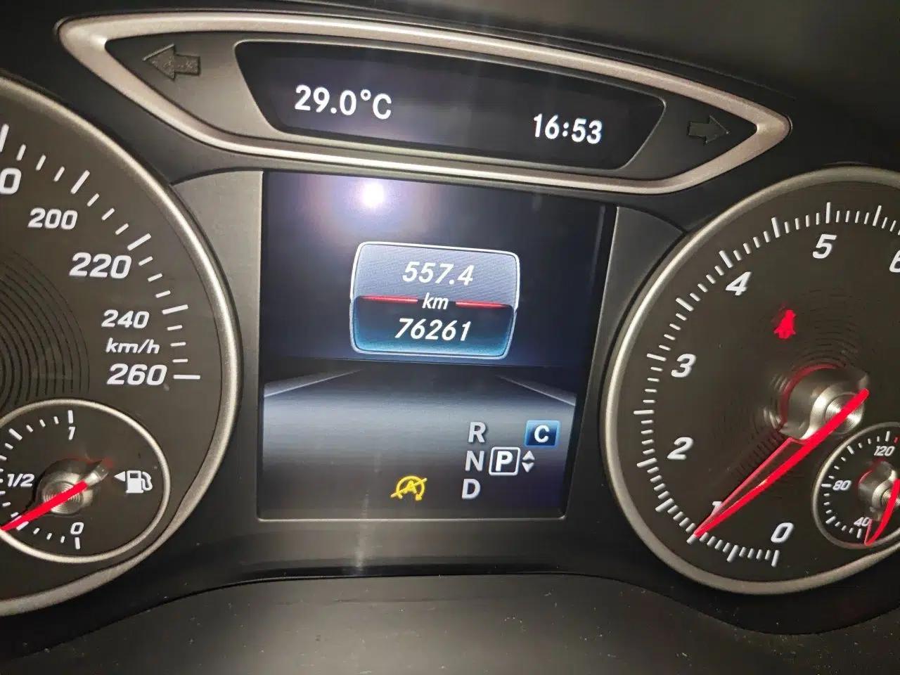 Mercedes-Benz B-Class 2017 B 200 Fashion Model — миниатюра 13