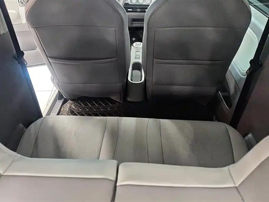 Wuling Air ev Clear Sky 2023 Model, Four-Seat Standard Edition — миниатюра 11