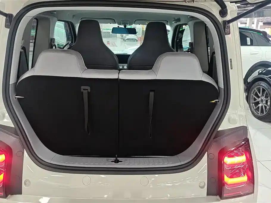 Wuling Air ev Clear Sky 2023 Model, Four-Seat Standard Edition — миниатюра 4
