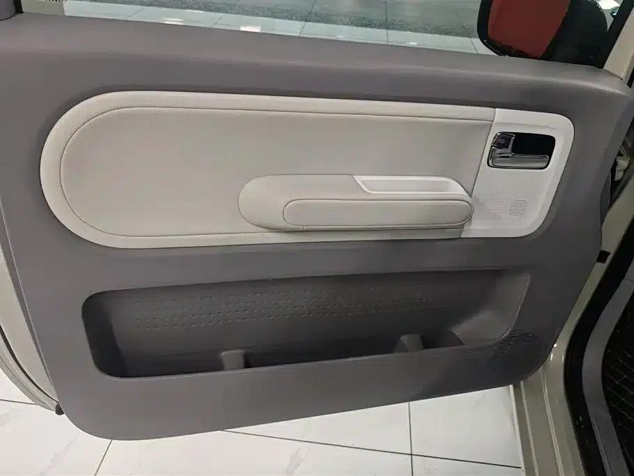 Wuling Air ev Clear Sky 2023 Model, Four-Seat Standard Edition — миниатюра 7