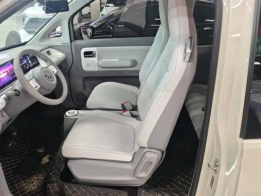 Wuling Air ev Clear Sky 2023 Model, Four-Seat Standard Edition — миниатюра 9