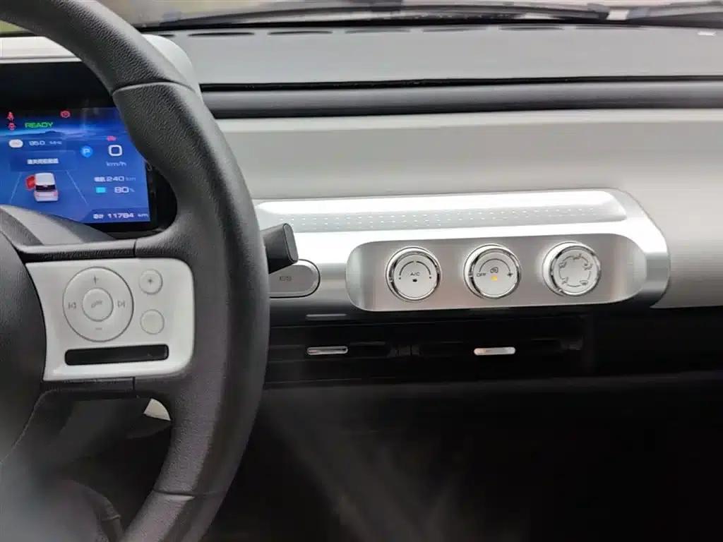 Wuling Air ev Clear Sky 2023 Model, Four-Seat Standard Edition — миниатюра 13