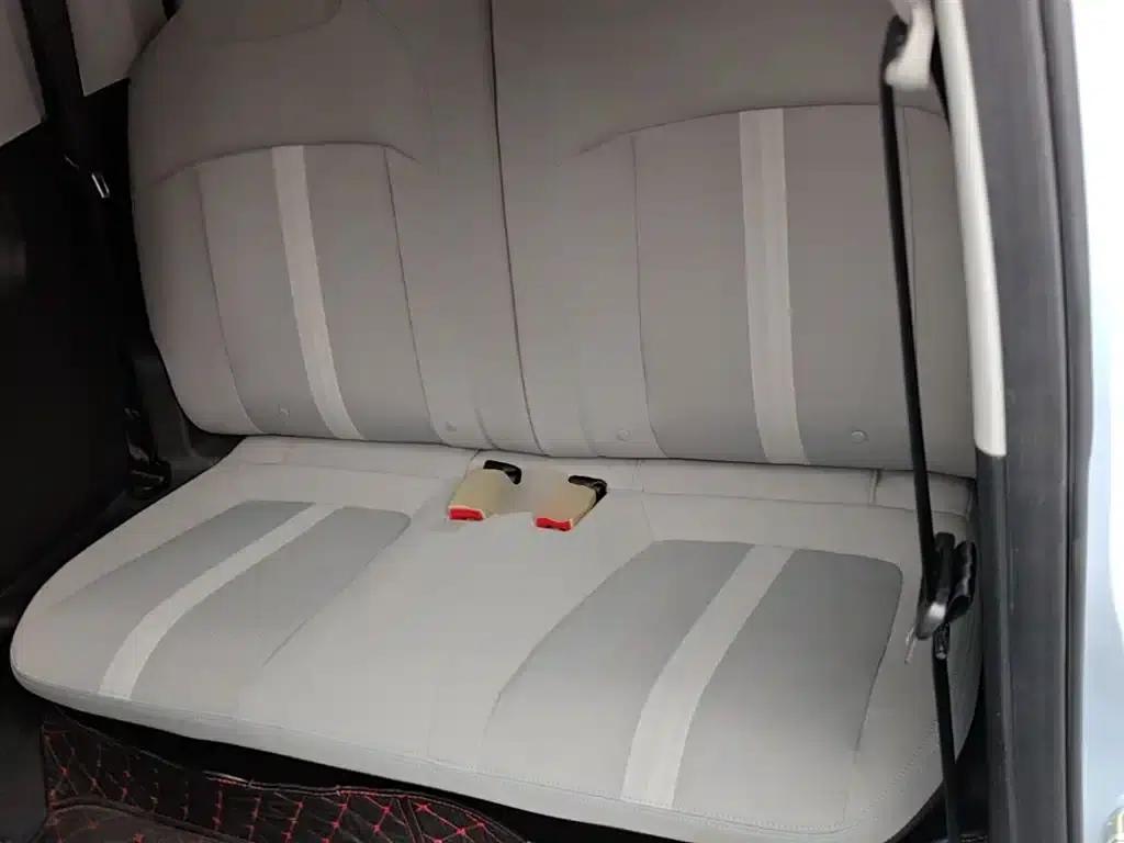 Wuling Air ev Clear Sky 2023 Model, Four-Seat Standard Edition — миниатюра 17