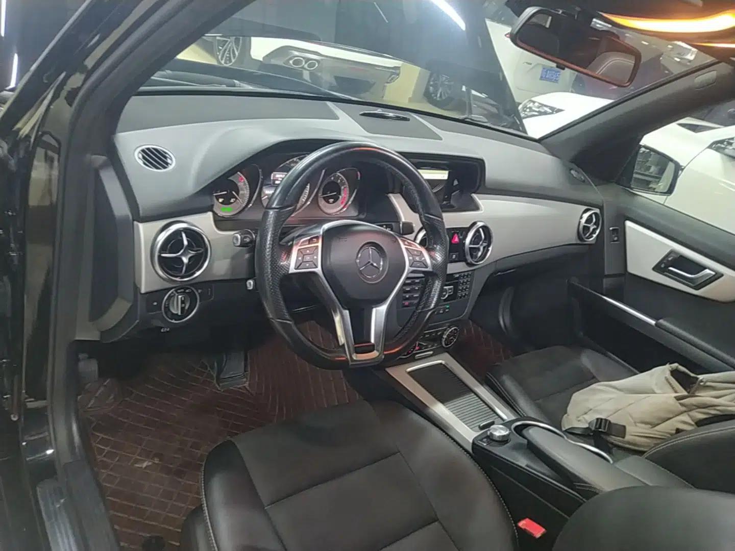 Mercedes-Benz GLK-Class 2015 GLK 260 4MATIC Dynamic Edition Ultimate Version — миниатюра 13