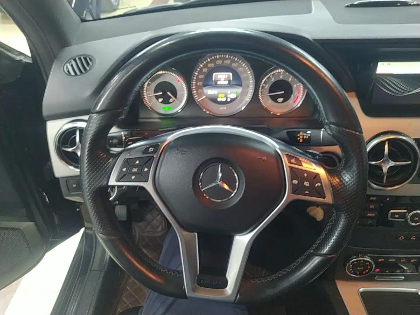 Mercedes-Benz GLK-Class 2015 GLK 260 4MATIC Dynamic Edition Ultimate Version — миниатюра 14