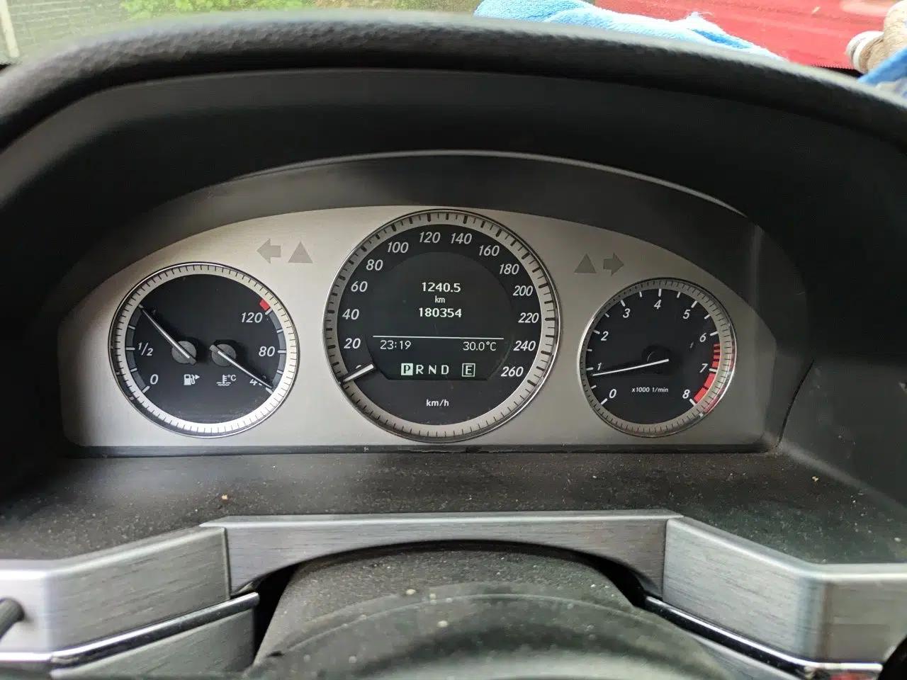 Mercedes-Benz GLK-Class 2011 GLK 300 4MATIC Fashion Model — миниатюра 12