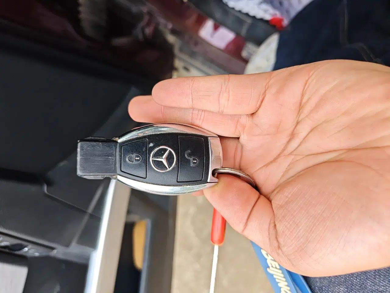 Mercedes-Benz GLK-Class 2011 GLK 300 4MATIC Fashion Model — миниатюра 9