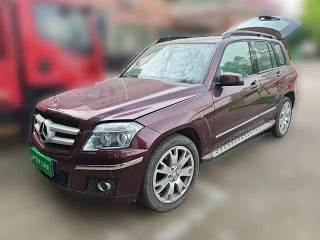 Mercedes-Benz GLK-Class 2011 GLK 300 4MATIC Fashion Model