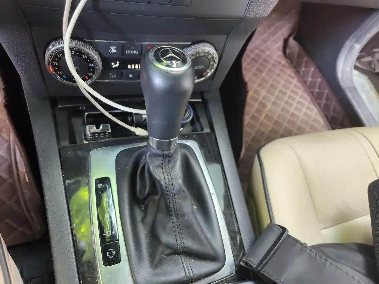 Mercedes-Benz GLK-Class 2011 GLK 300 4MATIC Fashion Model — миниатюра 15