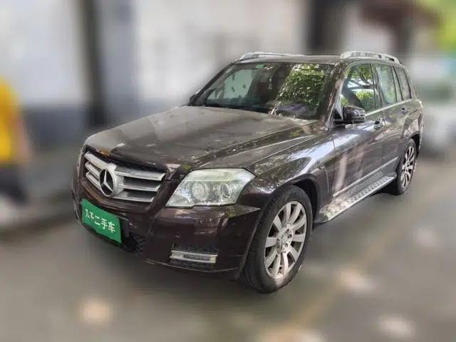 Mercedes-Benz GLK-Class 2011 GLK 300 4MATIC Fashion Model
