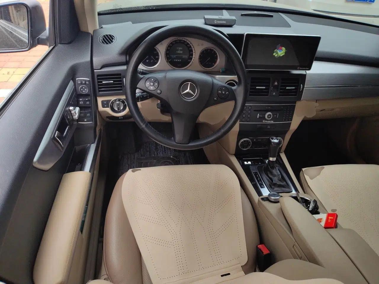 Mercedes-Benz GLK-Class 2010 GLK 300 4MATIC Fashion Model — миниатюра 11