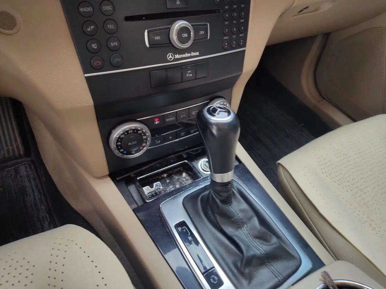 Mercedes-Benz GLK-Class 2010 GLK 300 4MATIC Fashion Model — миниатюра 15