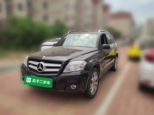 Mercedes-Benz GLK-Class 2010 GLK 300 4MATIC Fashion Model