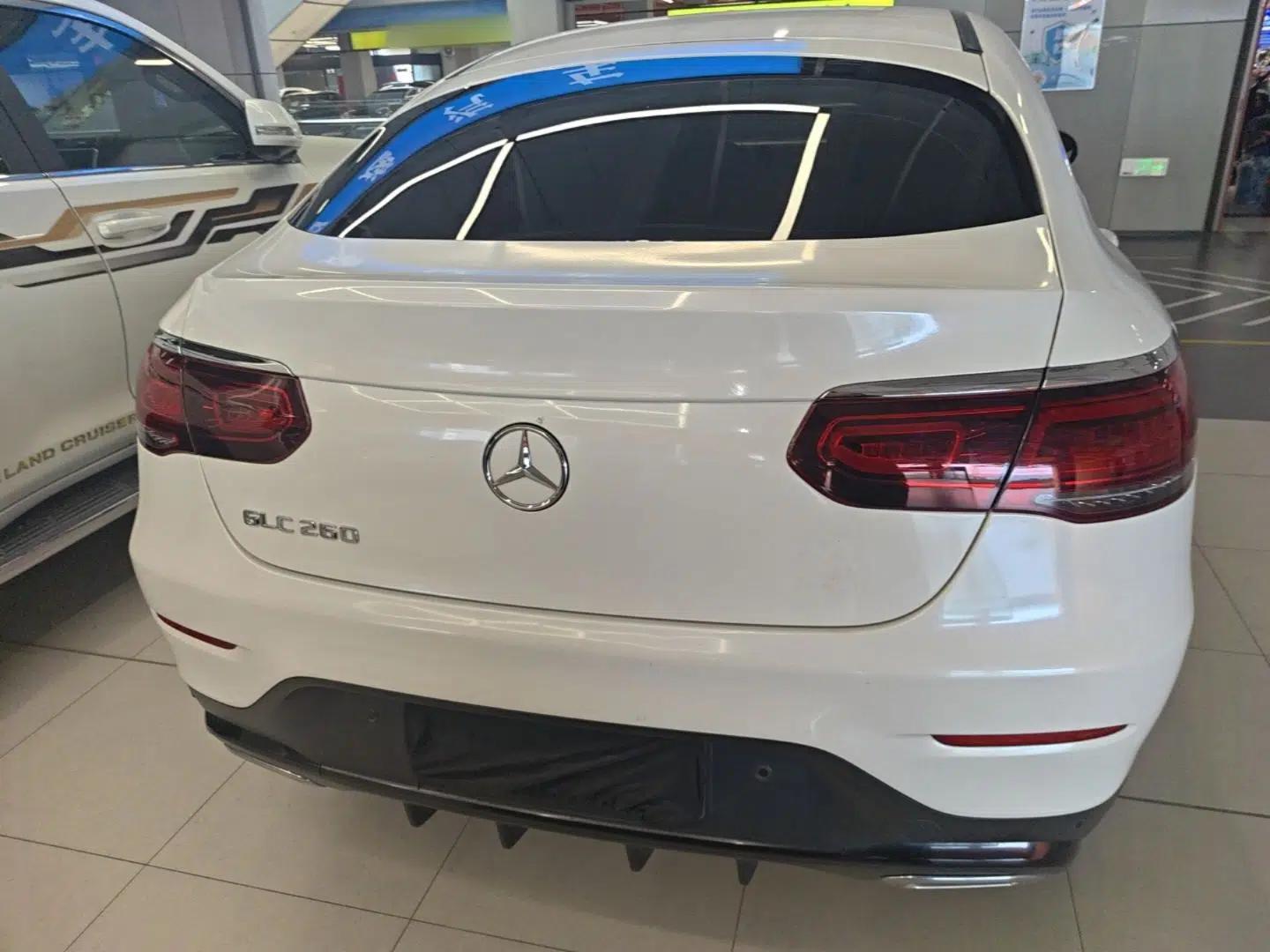 Mercedes-Benz GLC Coupe 2020 GLC 260 4MATIC Coupe SUV — миниатюра 5