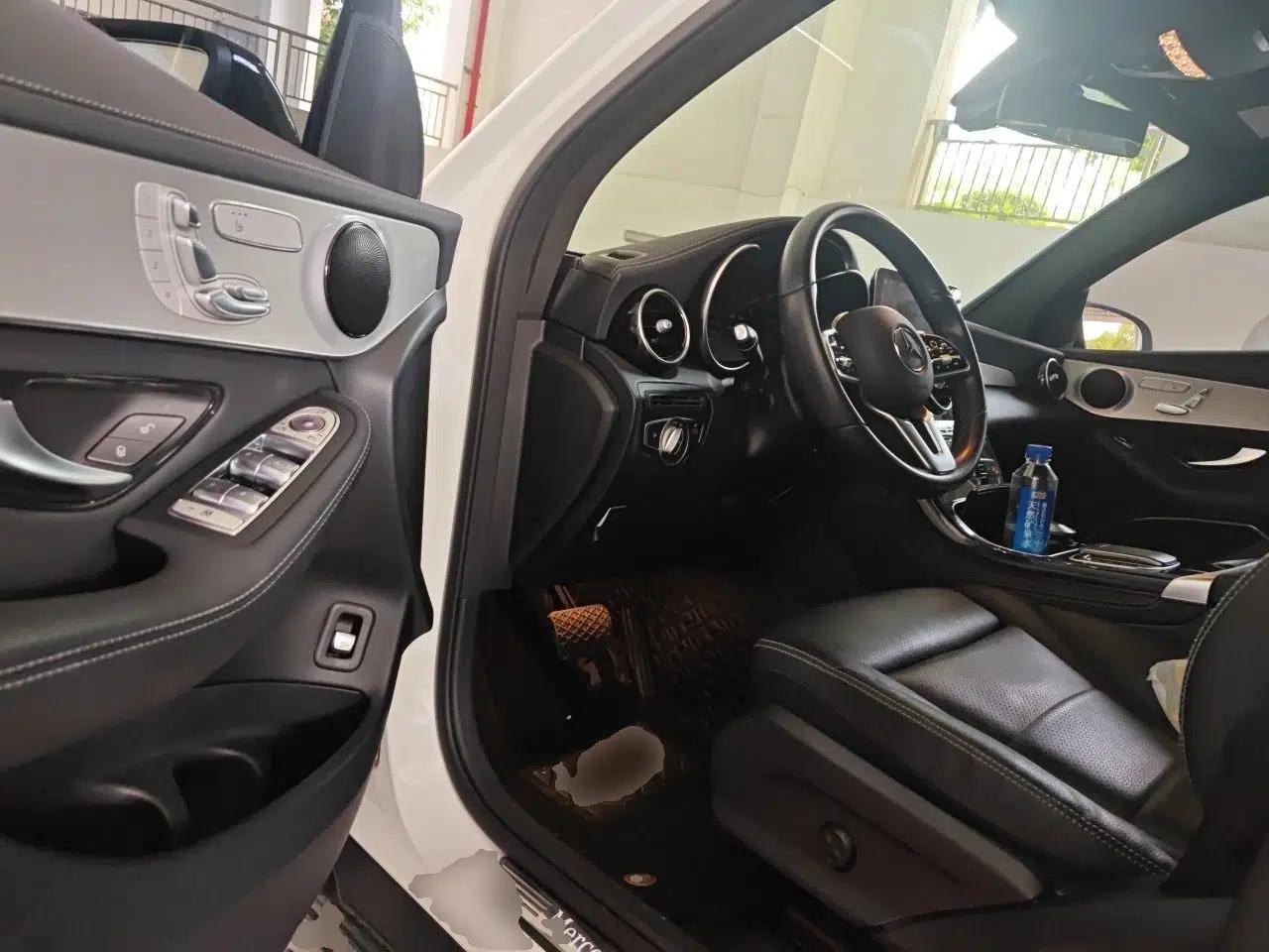Mercedes-Benz GLC Coupe 2020 GLC 260 4MATIC Coupe SUV — миниатюра 17