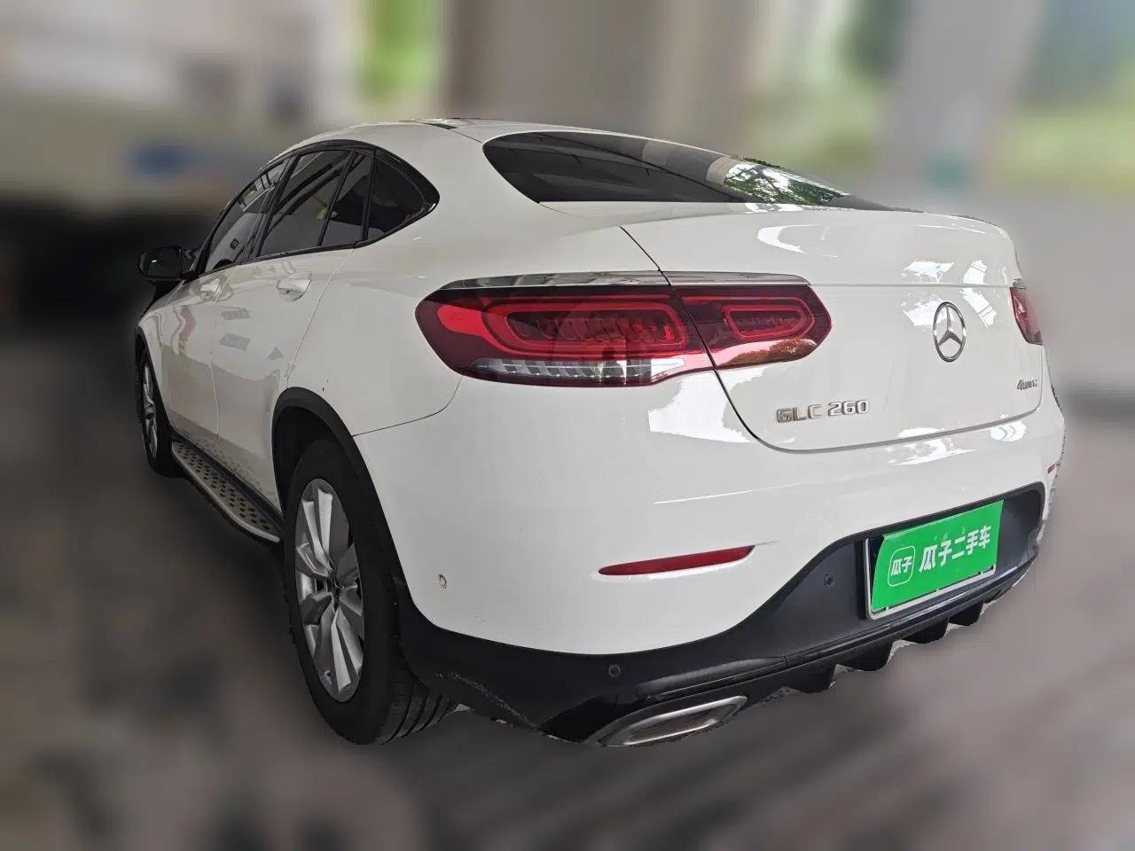 Mercedes-Benz GLC Coupe 2020 GLC 260 4MATIC Coupe SUV — миниатюра 4