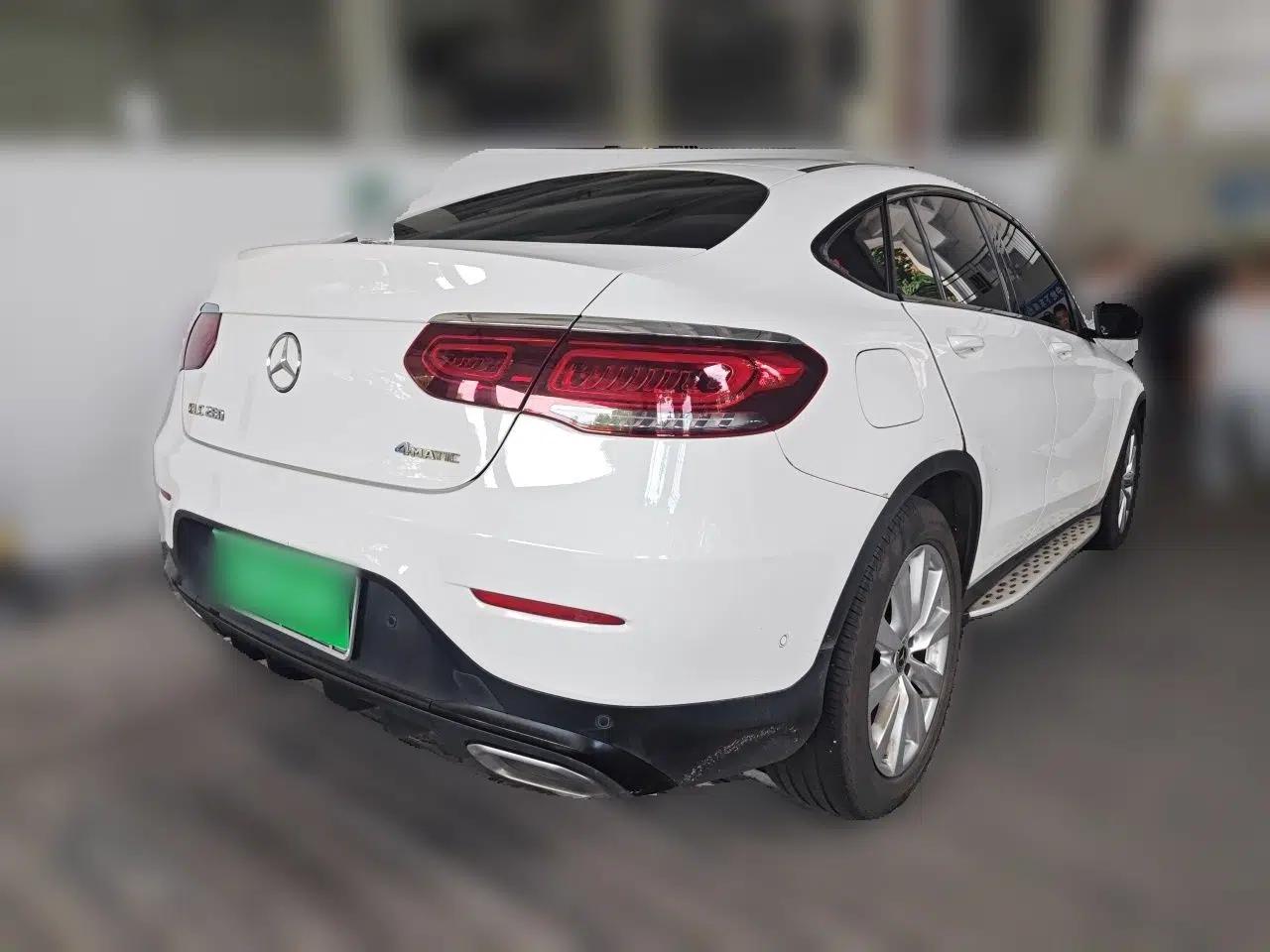 Mercedes-Benz GLC Coupe 2020 GLC 260 4MATIC Coupe SUV — миниатюра 6