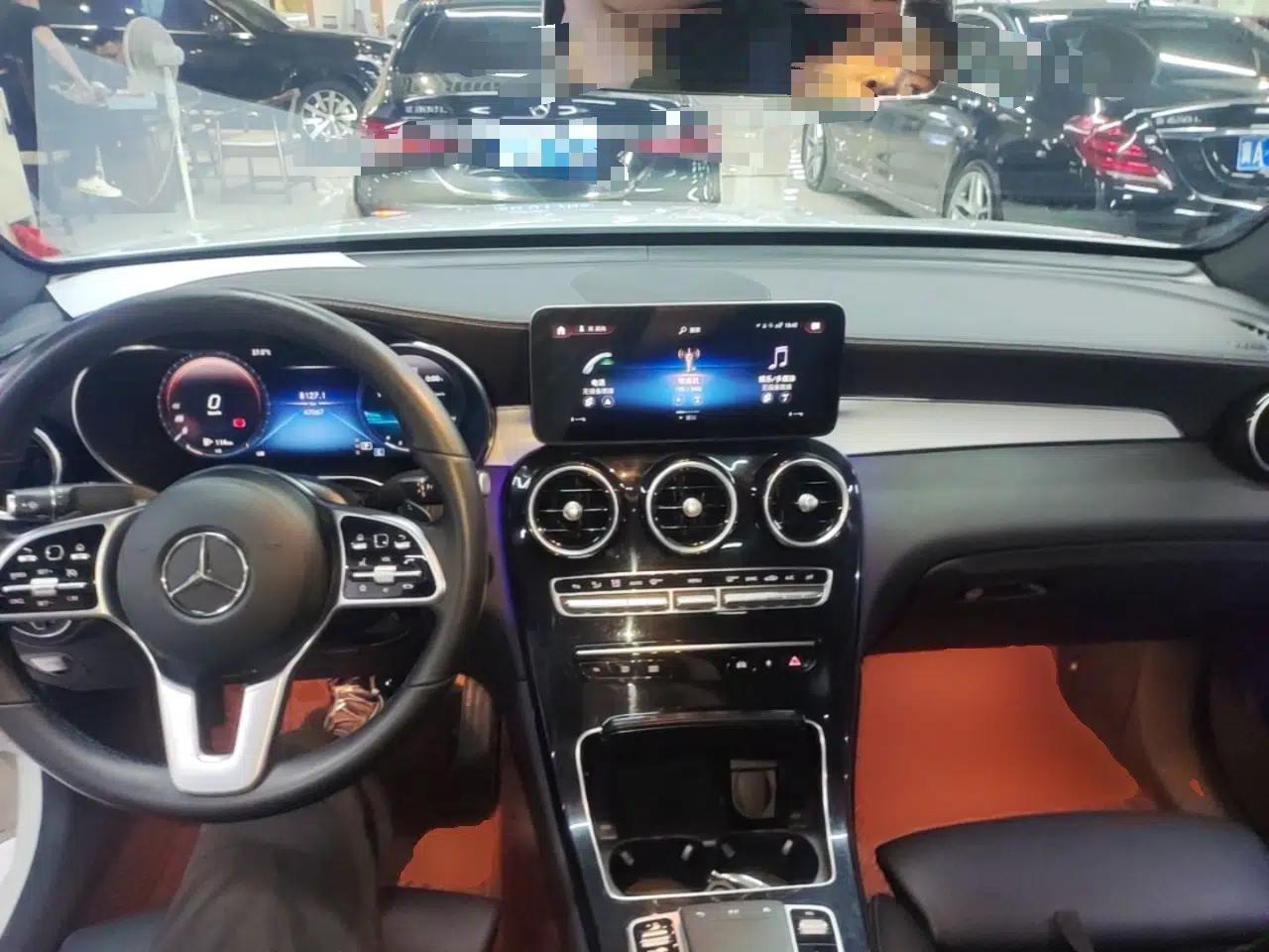 Mercedes-Benz GLC Coupe 2020 GLC 260 4MATIC Coupe SUV — миниатюра 13
