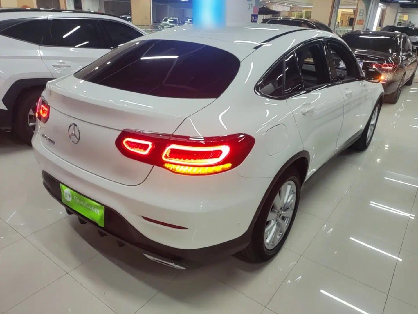 Mercedes-Benz GLC Coupe 2020 GLC 260 4MATIC Coupe SUV — миниатюра 6