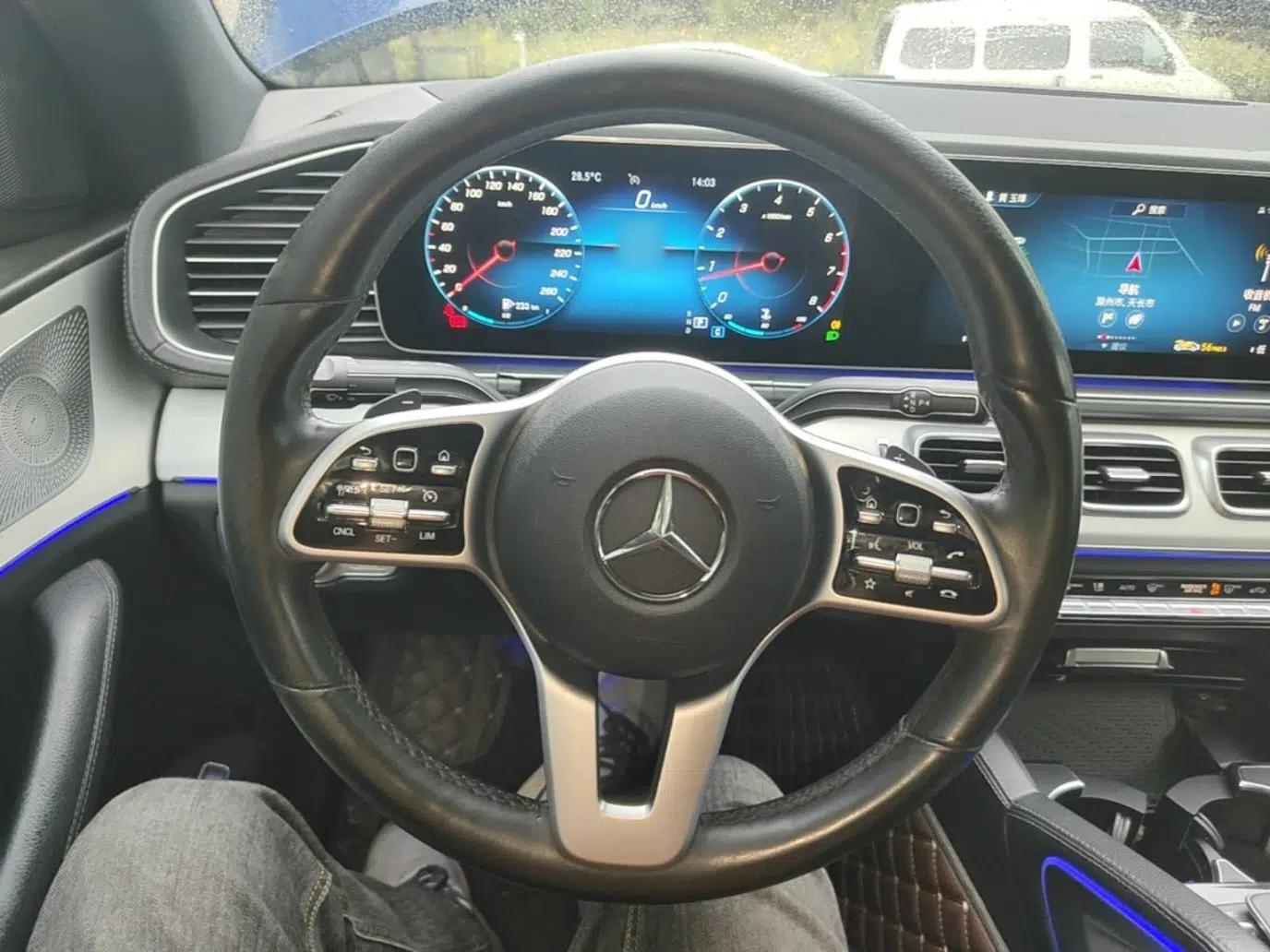 Mercedes-Benz GLE Coupe 2020 GLE 350 4MATIC Coupe SUV Luxury Model — миниатюра 14