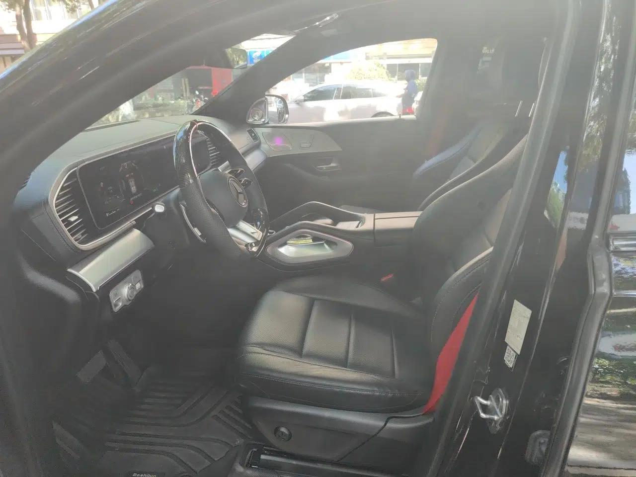 Mercedes-Benz GLE Coupe 2020 GLE 450 4MATIC Coupe SUV Luxury Model — миниатюра 16