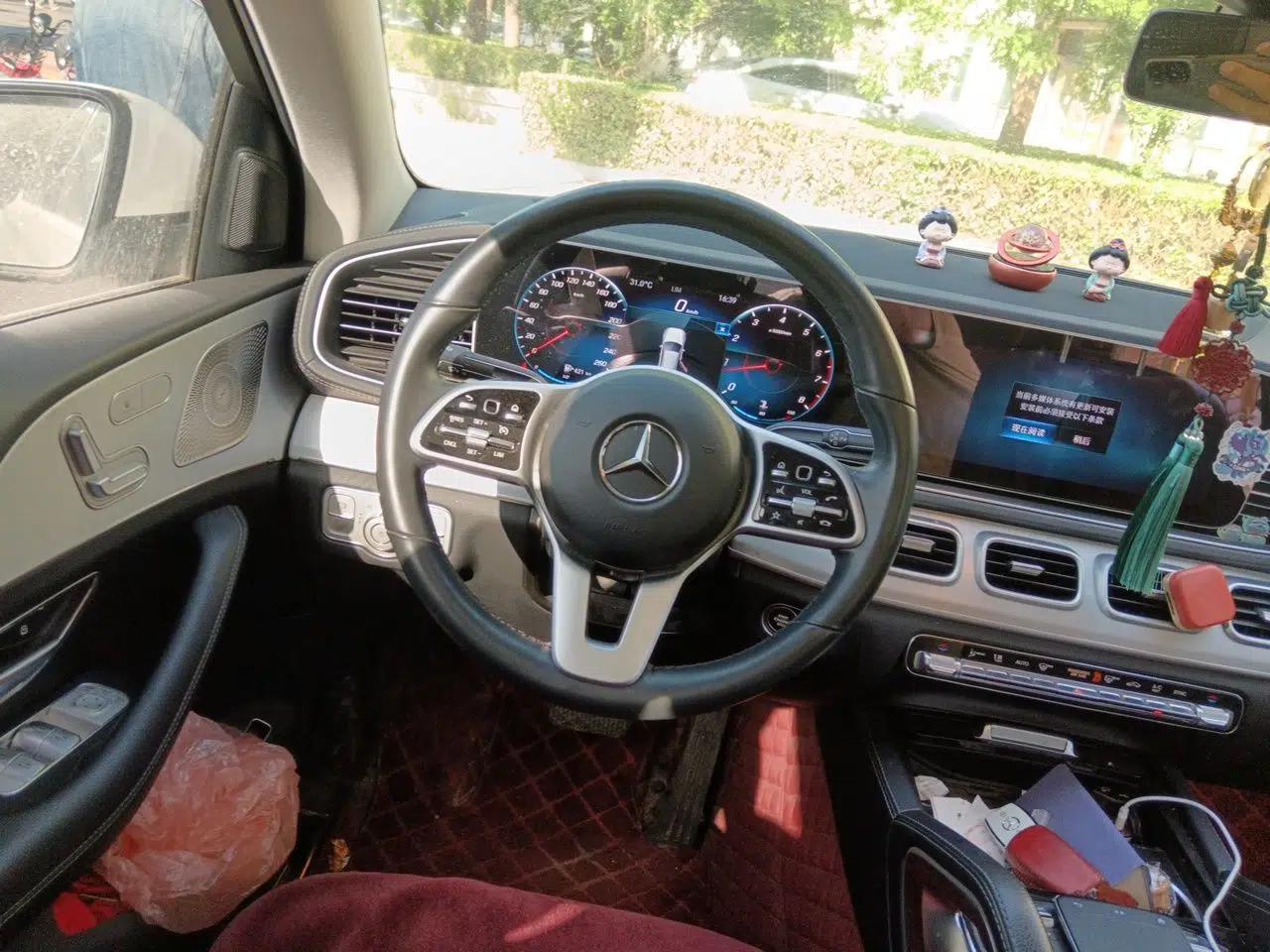 Mercedes-Benz GLE Coupe 2020 GLE 350 4MATIC Coupe SUV Fashion Model — миниатюра 11