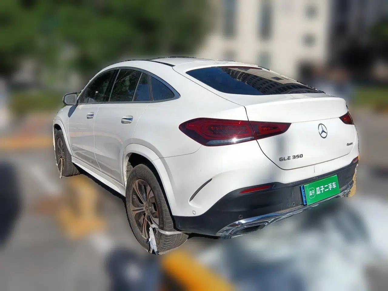 Mercedes-Benz GLE Coupe 2020 GLE 350 4MATIC Coupe SUV Fashion Model — миниатюра 4