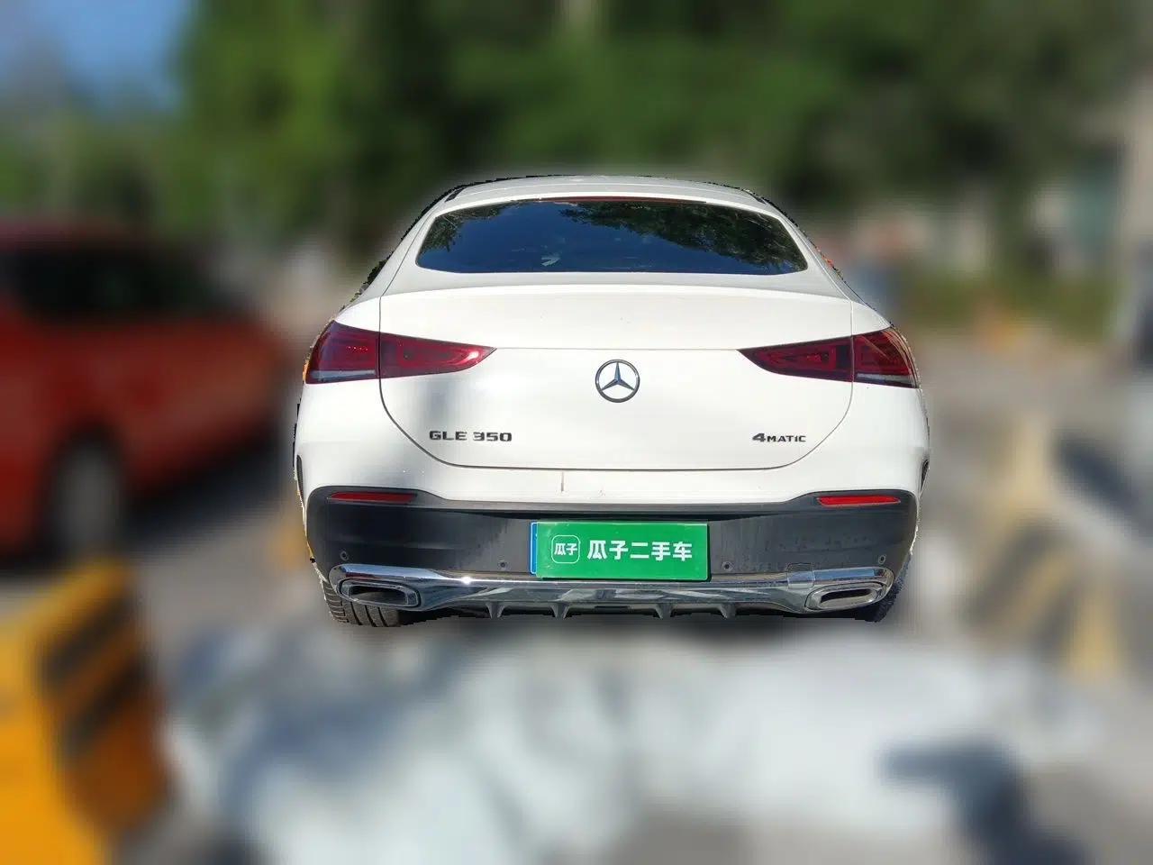 Mercedes-Benz GLE Coupe 2020 GLE 350 4MATIC Coupe SUV Fashion Model — миниатюра 5