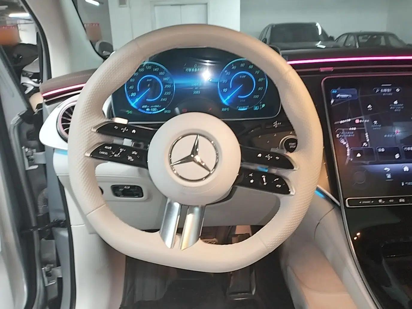 Mercedes-Benz EQE SUV 2023 500 4MATIC Special Edition — миниатюра 14
