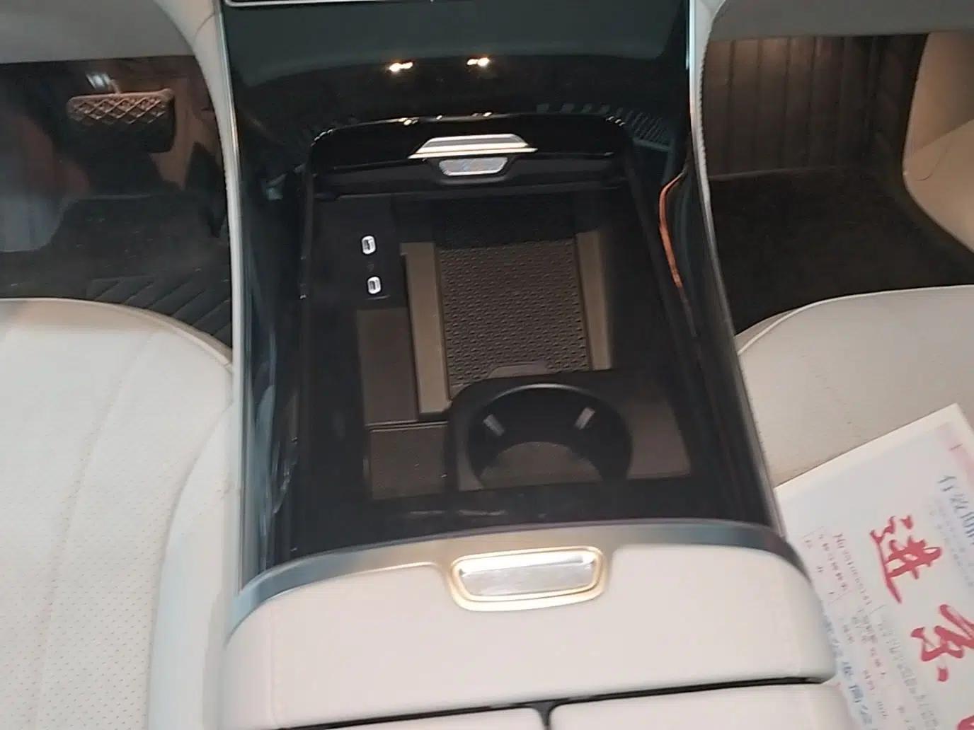 Mercedes-Benz EQE SUV 2023 500 4MATIC Special Edition — миниатюра 17