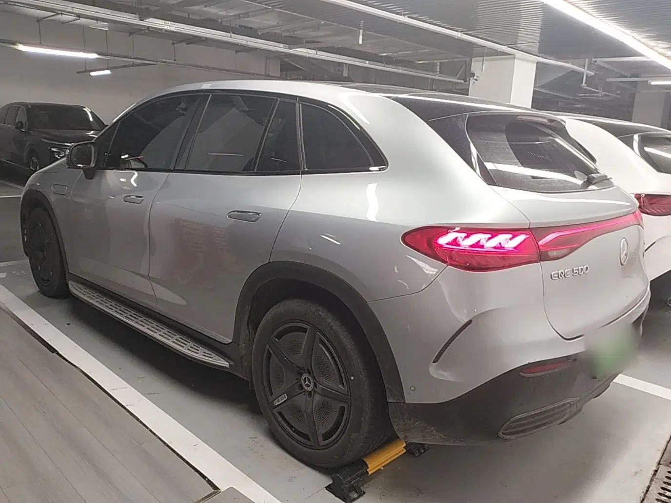 Mercedes-Benz EQE SUV 2023 500 4MATIC Special Edition — миниатюра 4