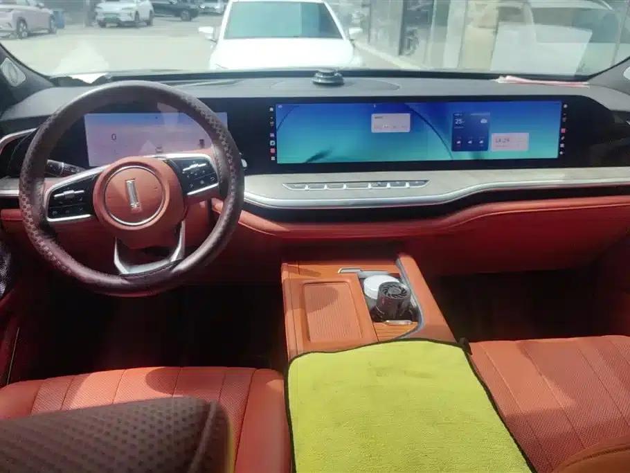 Weipai Lanshan 2023 Four-Wheel Drive Extended Range Edition — миниатюра 12