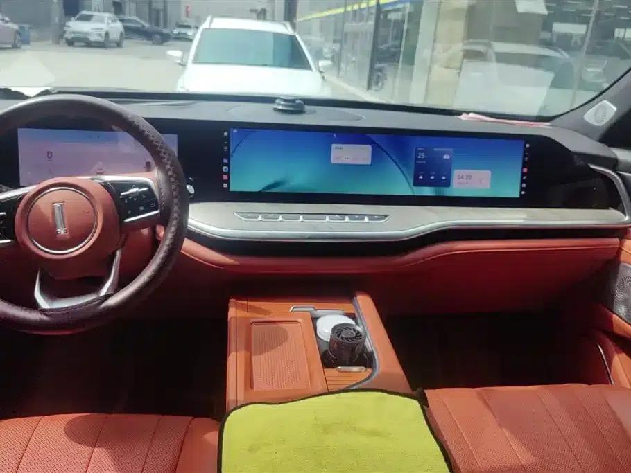 Weipai Lanshan 2023 Four-Wheel Drive Extended Range Edition — миниатюра 16