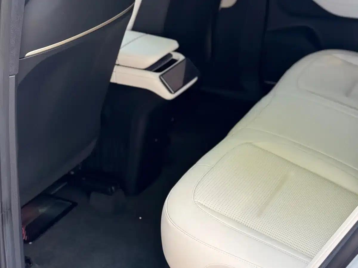 NIO ES6 2024 model 75kWh — миниатюра 8