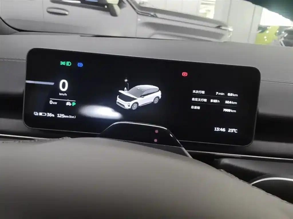 NIO ES6 2025 model 75kWh — миниатюра 12