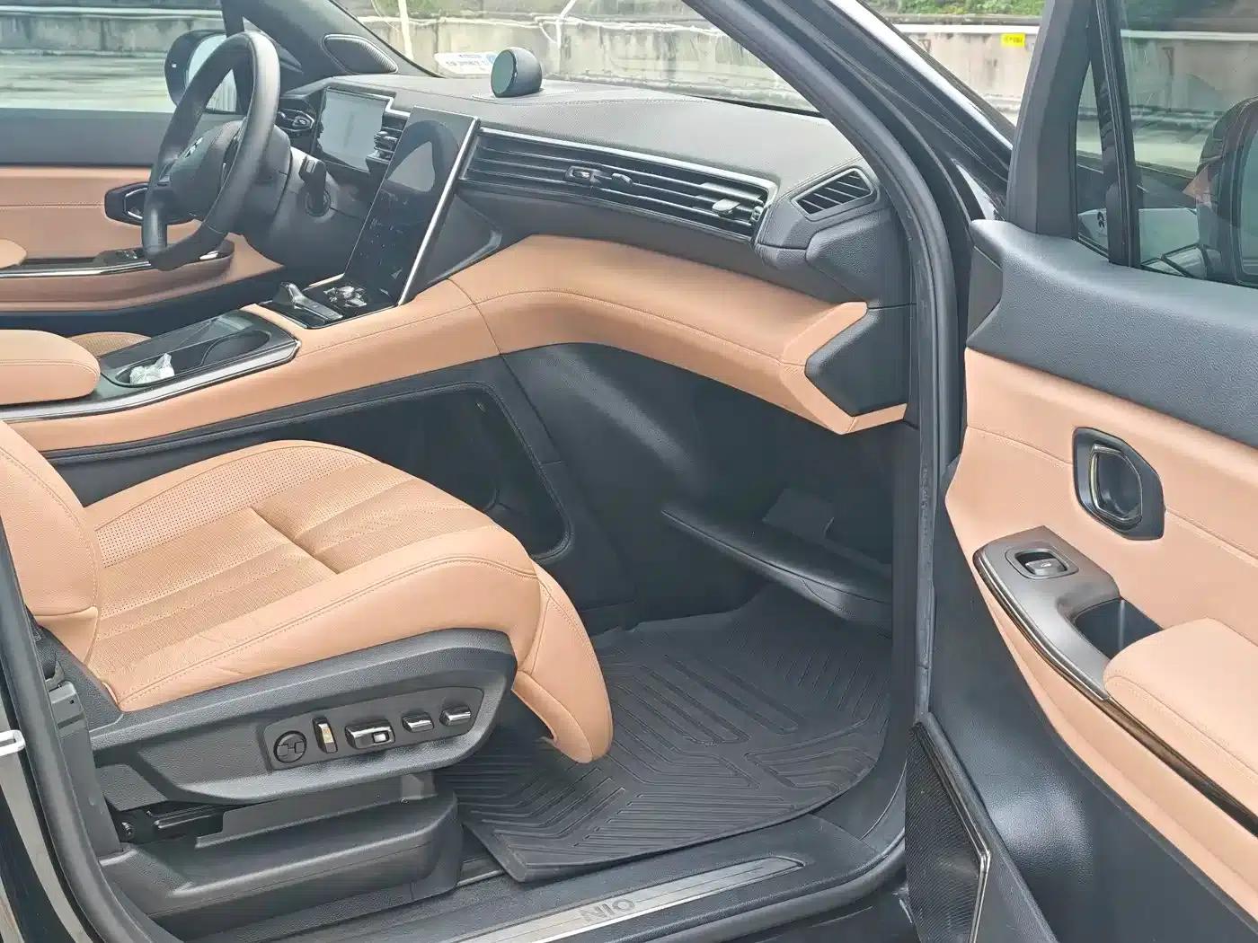 NIO ES8 2020 Model 415KM Seven-Seater — миниатюра 7