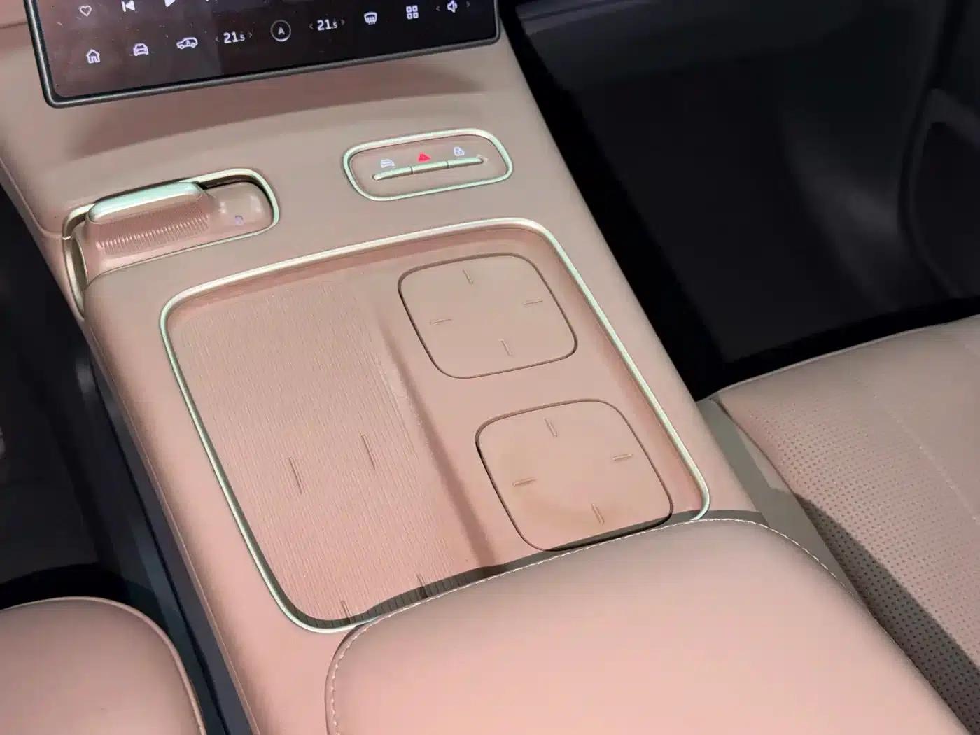 NIO ES8 2024 75kWh Executive Edition — миниатюра 13