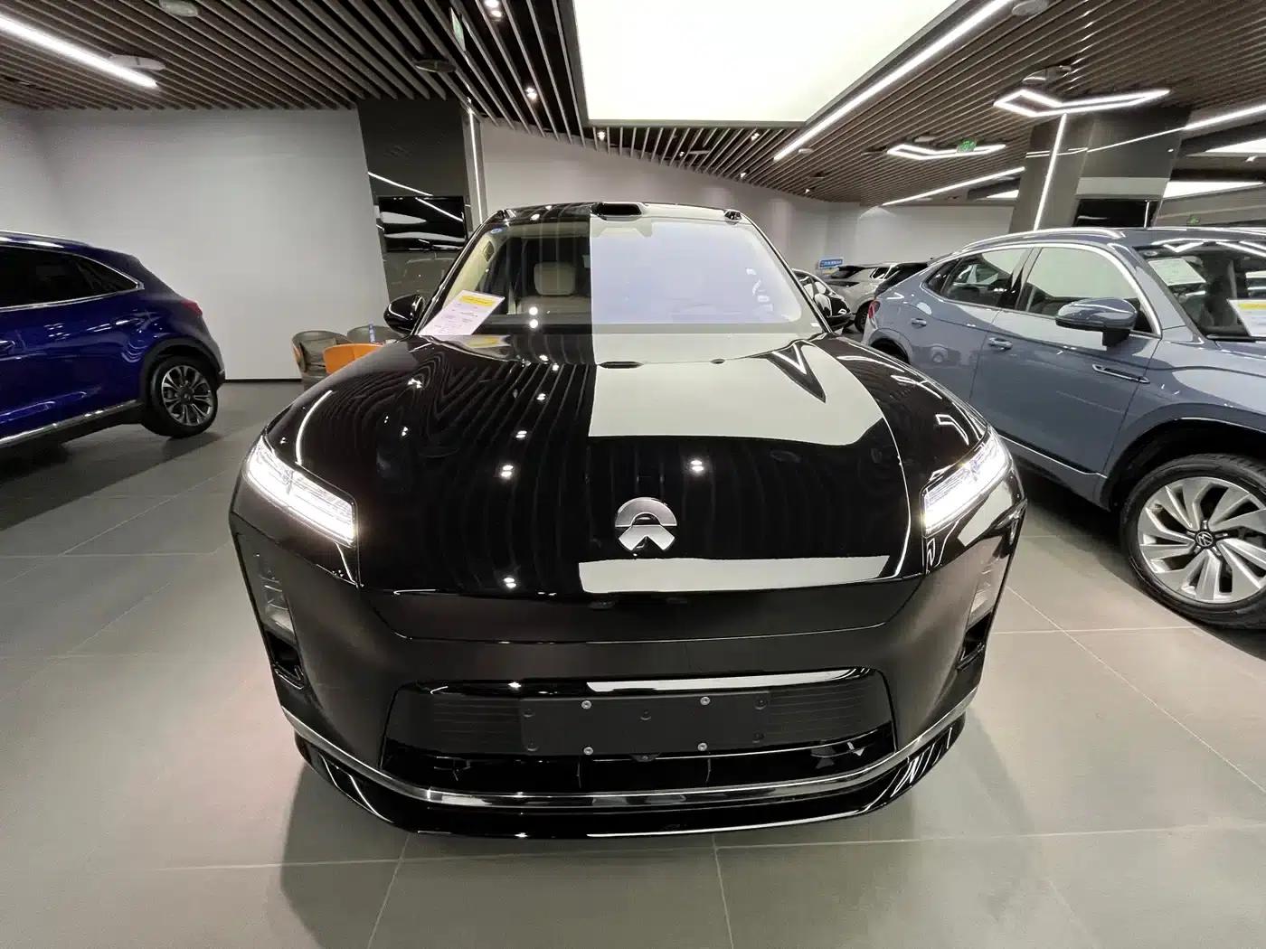 NIO ES8 2026 Model Six-Seat Executive Luxury Edition — миниатюра 1