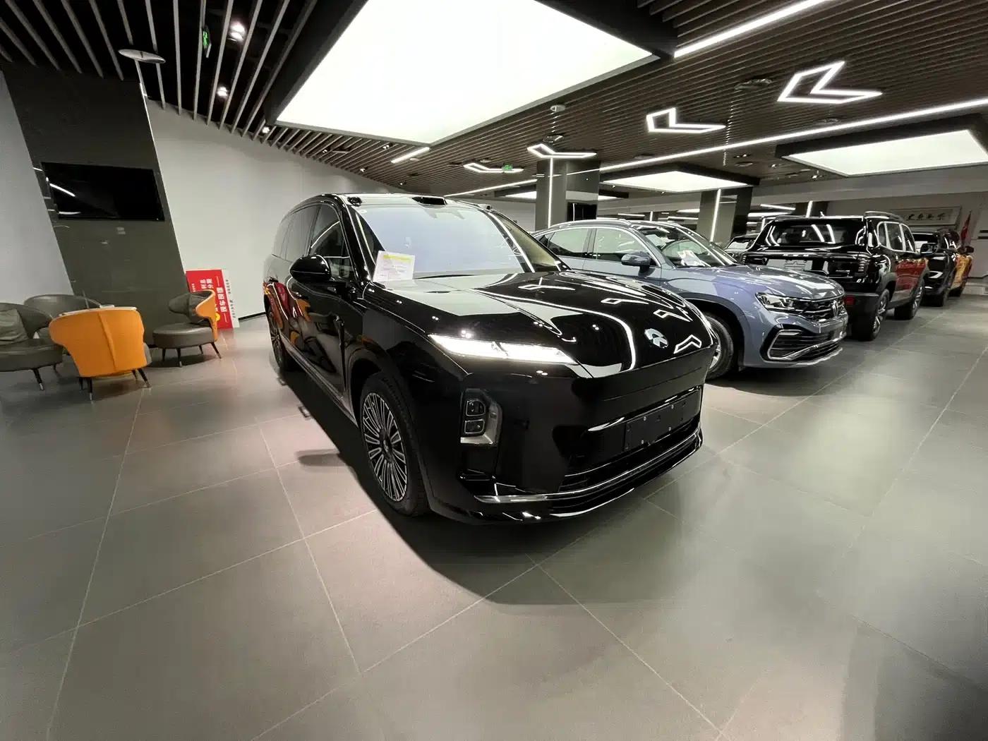 NIO ES8 2026 Model Six-Seat Executive Luxury Edition — миниатюра 2