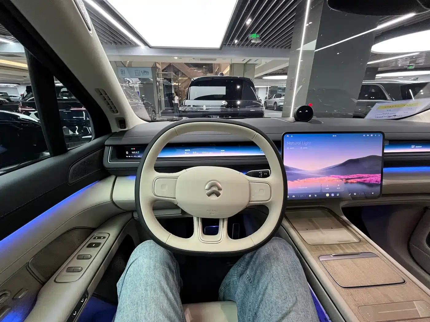 NIO ES8 2026 Model Six-Seat Executive Luxury Edition — миниатюра 4