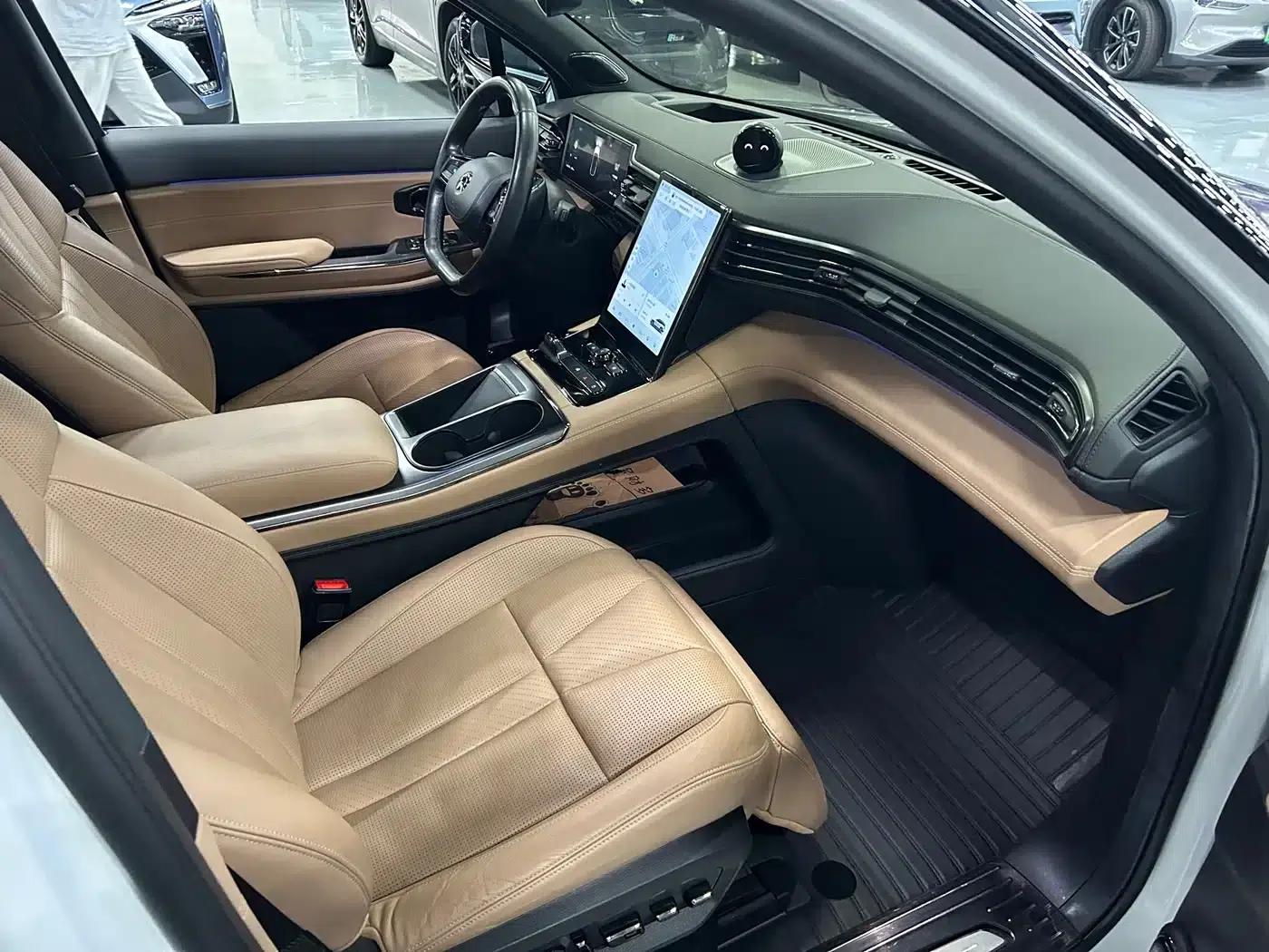 NIO ES8 2020 Model 415KM Six-Seater — миниатюра 13