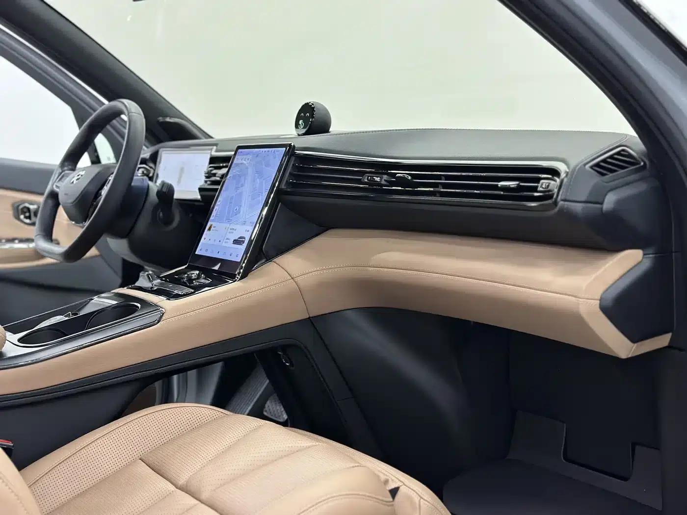 NIO ES8 2020 Model 415KM Six-Seater — миниатюра 9