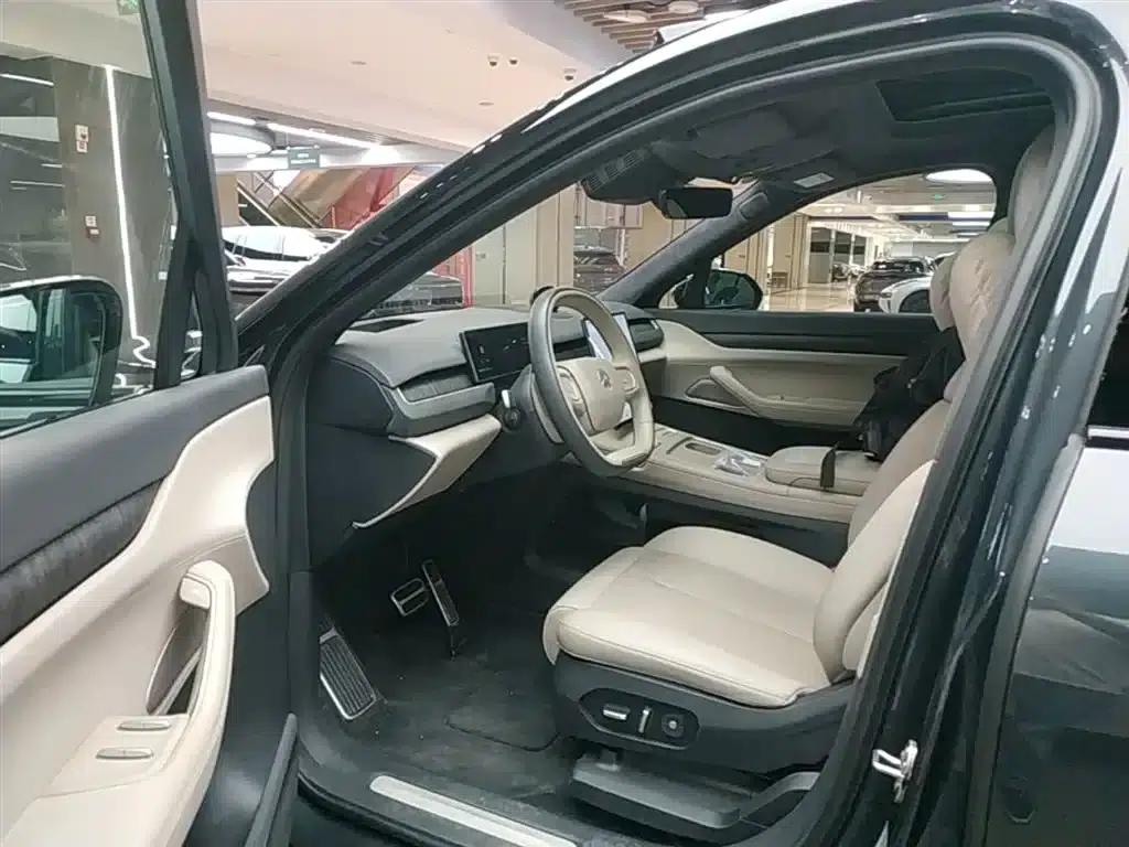 NIO ES8 2023 model 75kWh — миниатюра 16