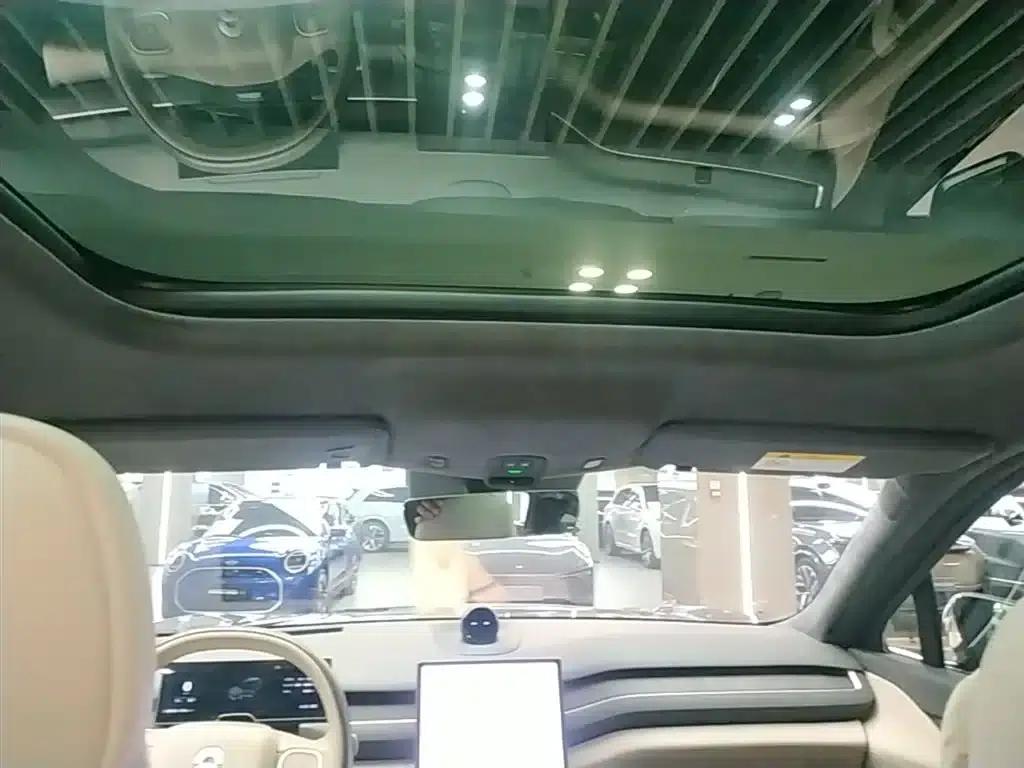 NIO ES8 2023 model 75kWh — миниатюра 18