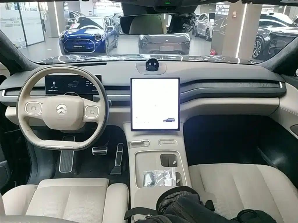 NIO ES8 2023 model 75kWh — миниатюра 10