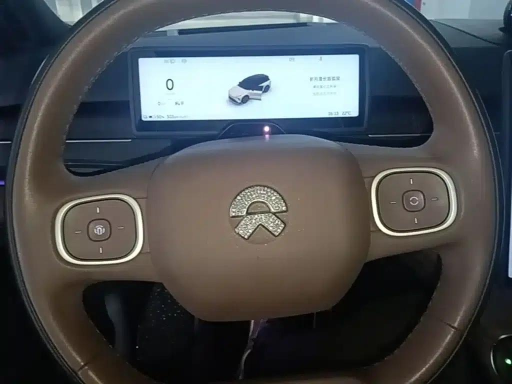 NIO ES8 2024 model 75kWh — миниатюра 11