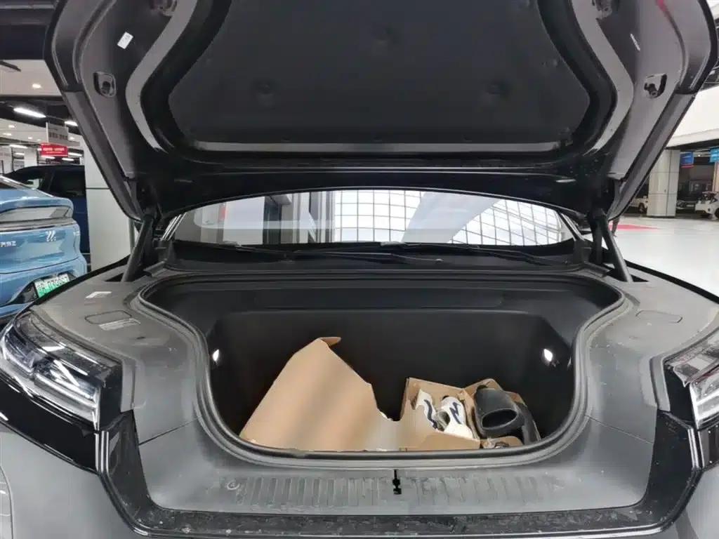 NIO ES8 2026 Model Six-Seat Executive Luxury Edition — миниатюра 20