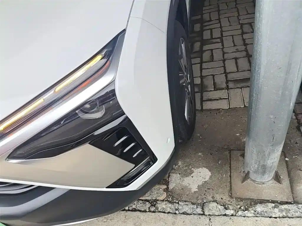 NIO ES8 2020 580KM Signature Edition Six-Seat Version — миниатюра 24